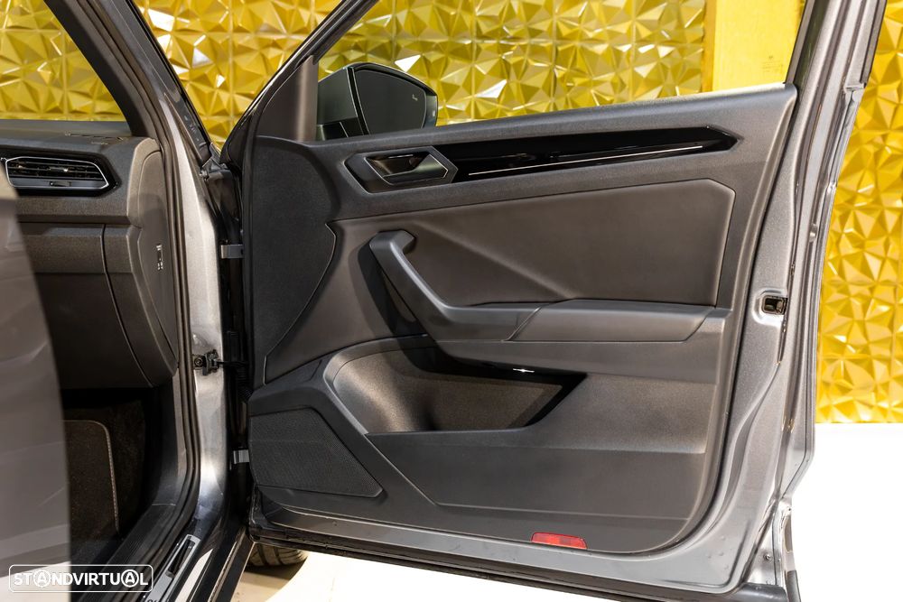 VW T-Roc 2.0 TSI OPF 4MOTION DSG - 29