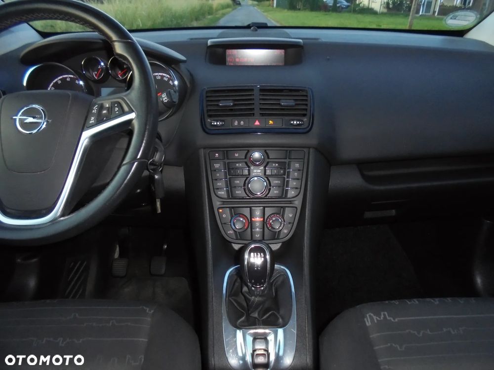 Opel Meriva 1.4 T Essentia S&S - 13