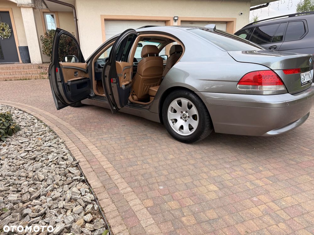BMW Seria 7 - 12
