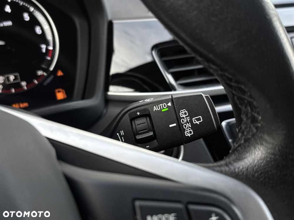 BMW X1 sDrive18i - 11