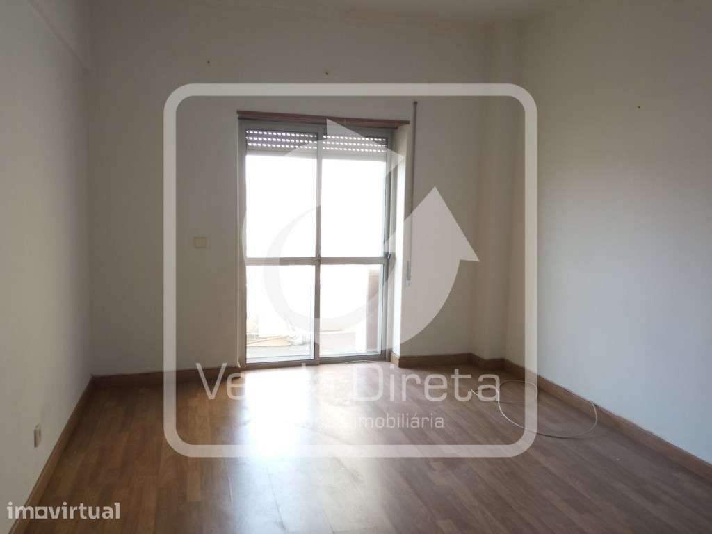 Excelente apartamento T2, com 89 m², localizado, na Amora, Seixal. - Grande imagem: 5/20