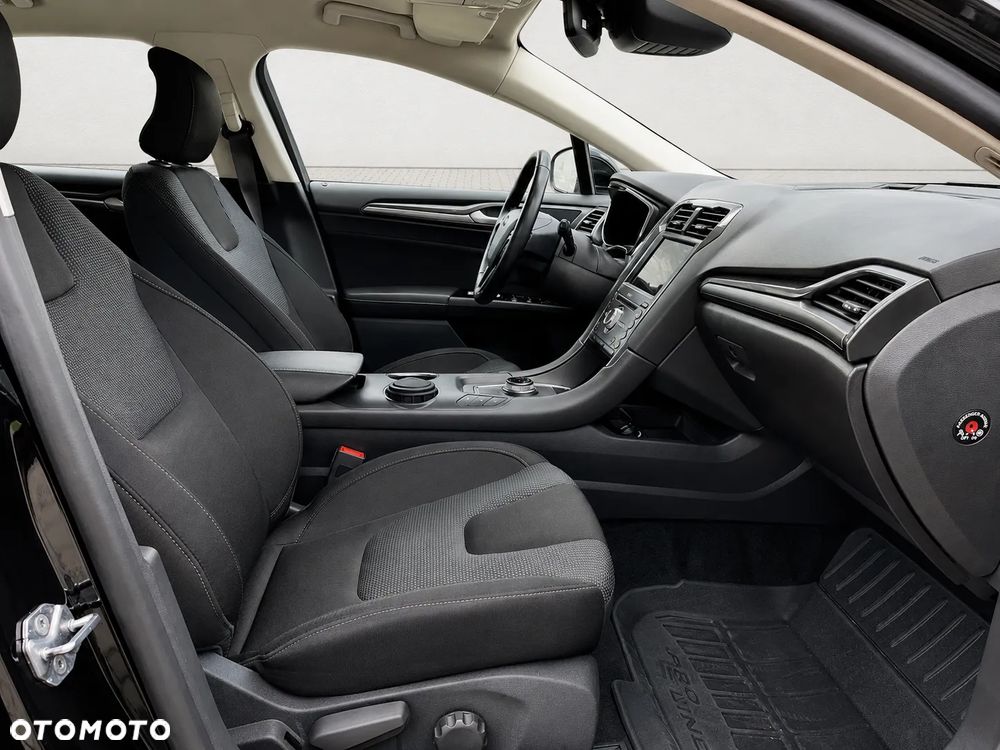 Ford Mondeo 2.0 EcoBlue Titanium - 24