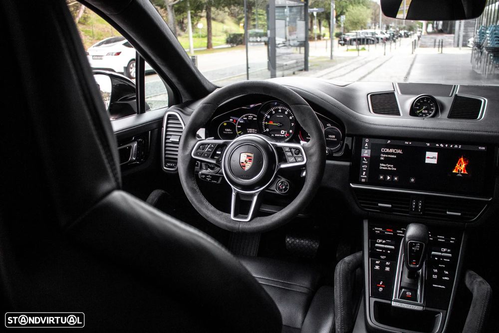 Porsche Cayenne Coupé E-Hybrid - 36