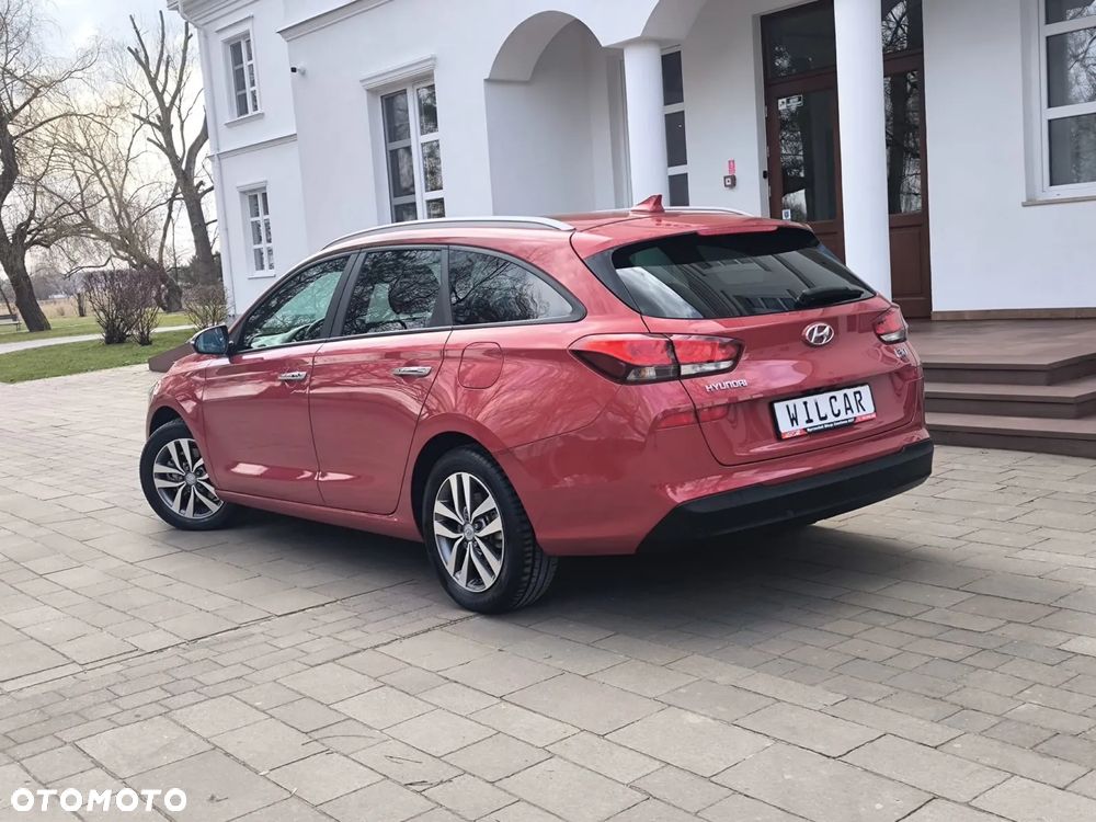 Hyundai i30 blue Kombi 1.6 CRDi Style - 5