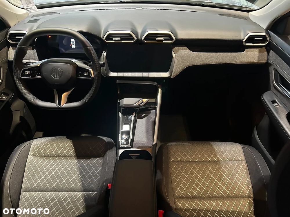 MG ZS Hybrid+ - 15