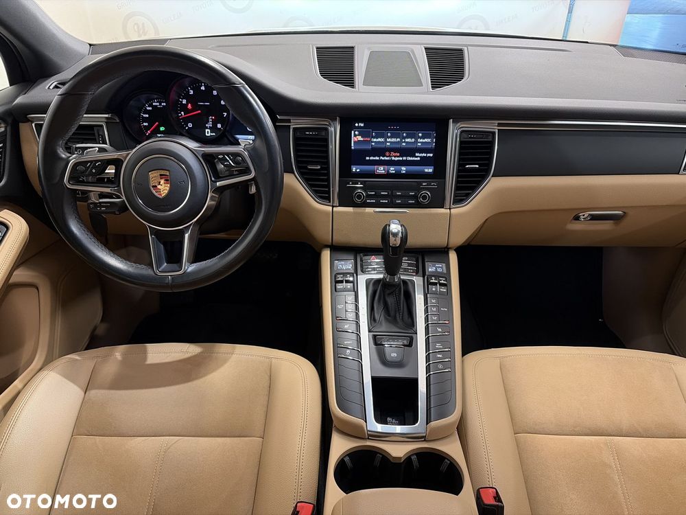 Porsche Macan Standard - 12