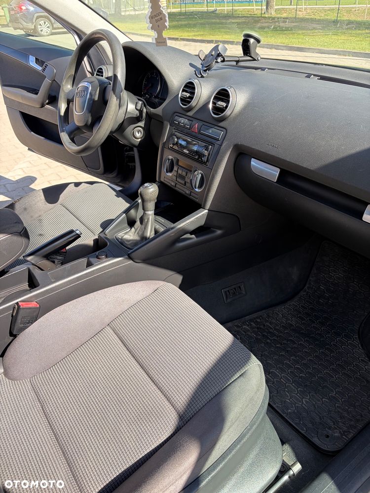 Audi A3 Sportback 1.9 TDI Ambiente - 4