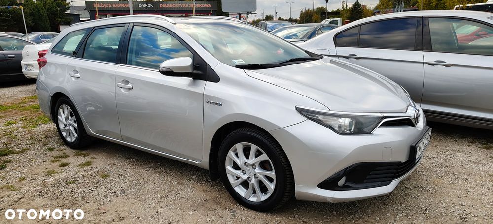 Toyota Auris Hybrid 135 Premium - 2