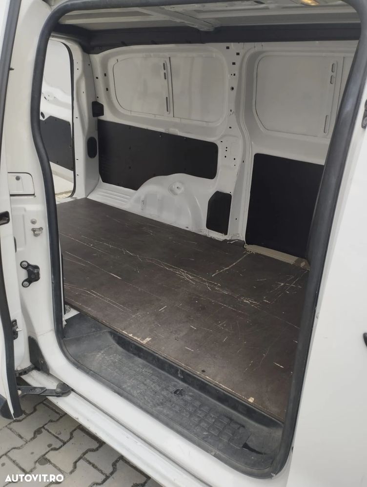 Opel Vivaro - 10