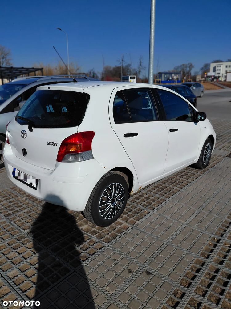 Toyota Yaris 1.0 Luna - 3