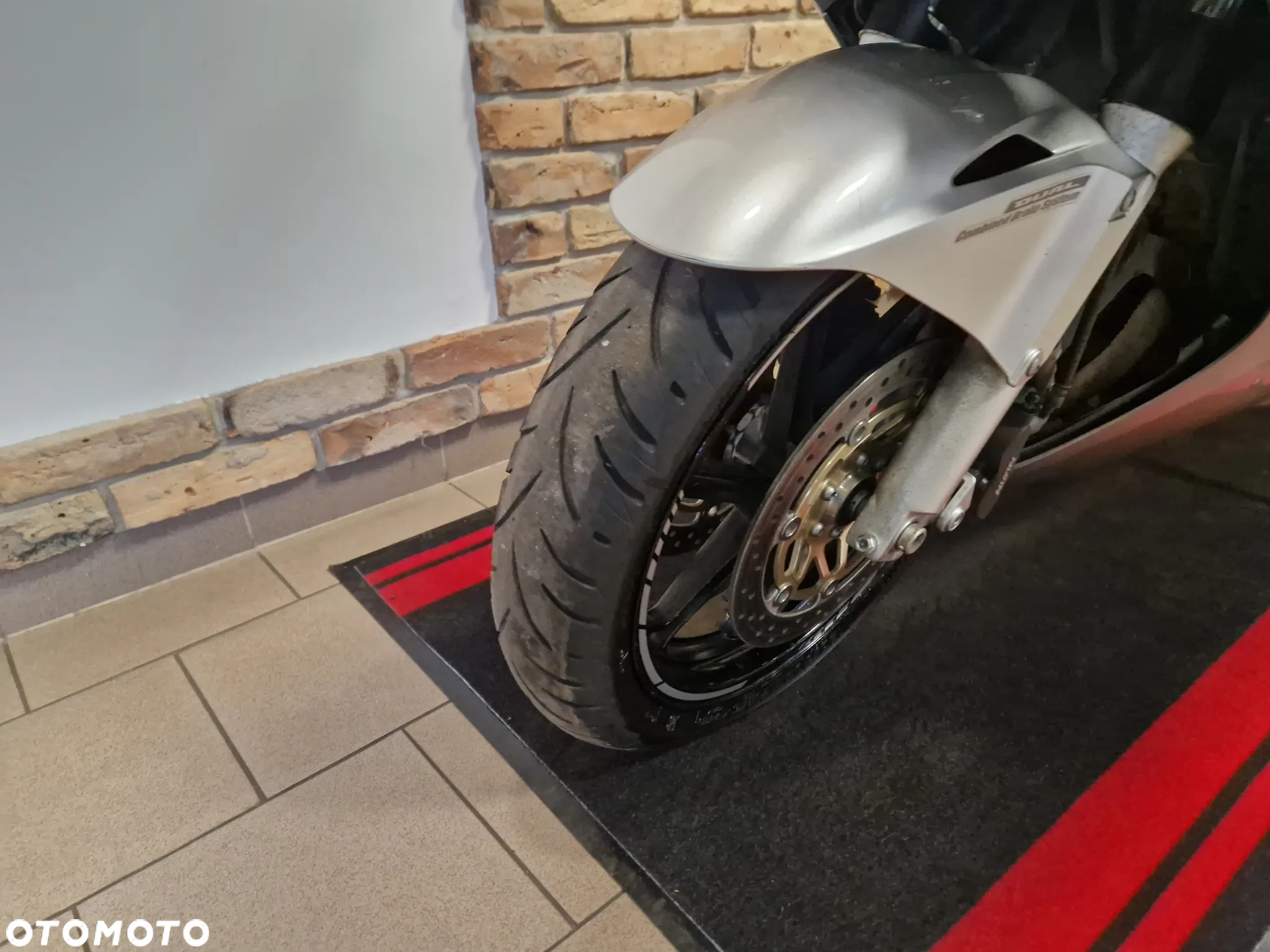 Honda VFR - 27