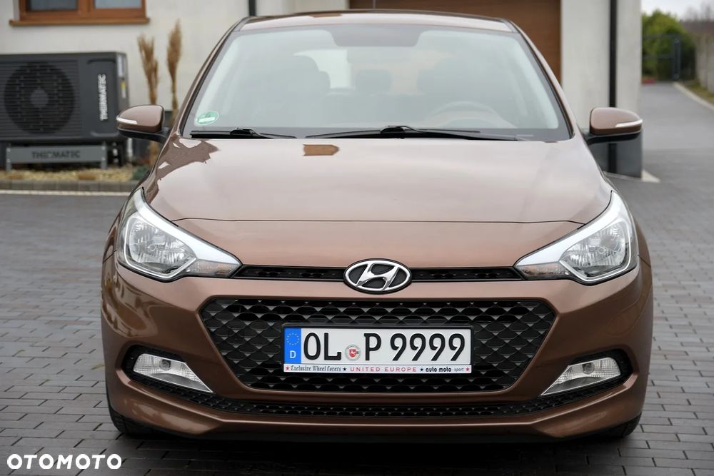 Hyundai i20 blue 1.2 YES Silver - 12