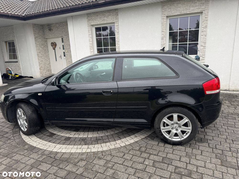 Audi A3 3-drzwiowe 1.6 Attraction - 9