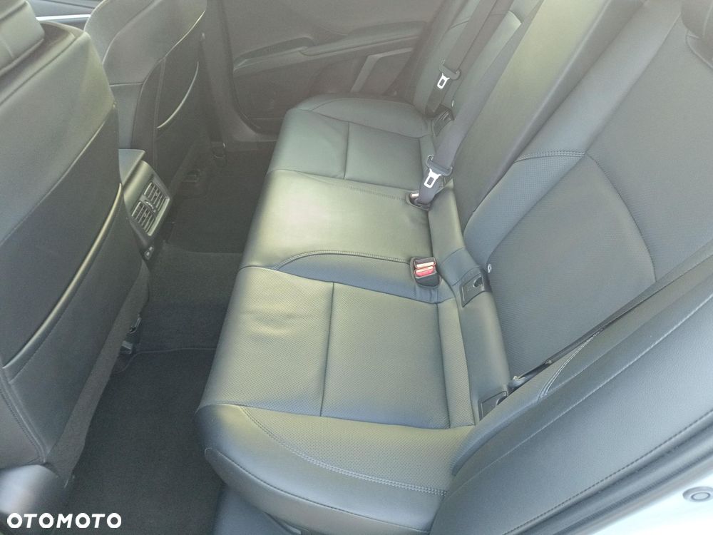 Toyota Camry - 18