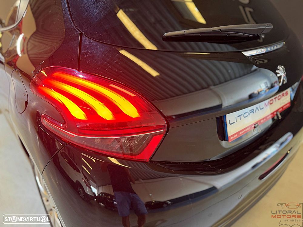 Peugeot 208 1.2 PureTech Style - 8