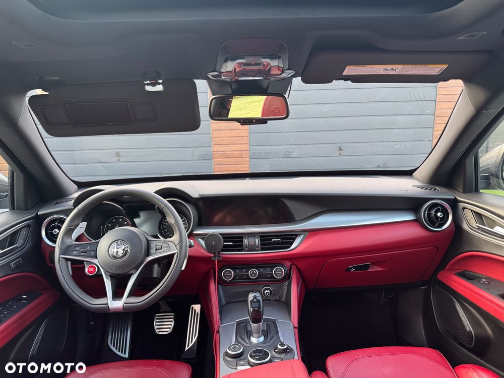 Alfa Romeo Stelvio 2.0 Turbo 16V AT8-Q4 Veloce Ti - 10