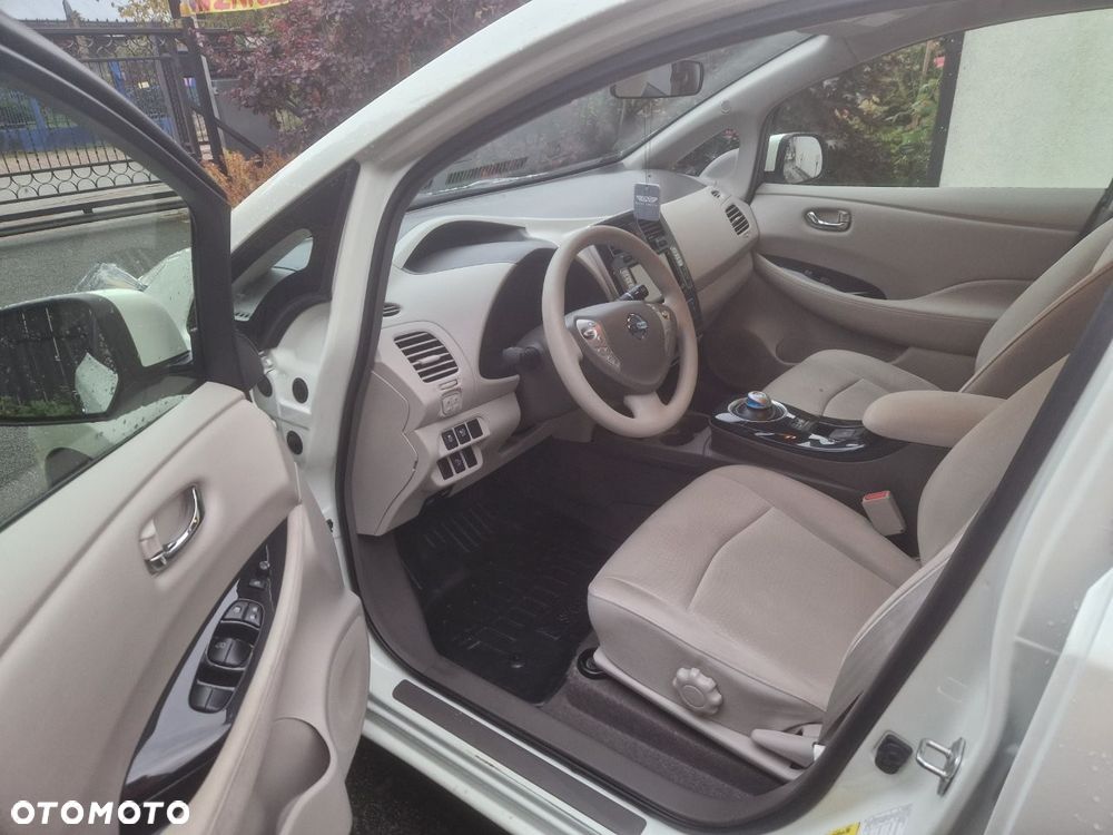 Nissan Leaf 24 kWh (mit Batterie) Visia + - 7