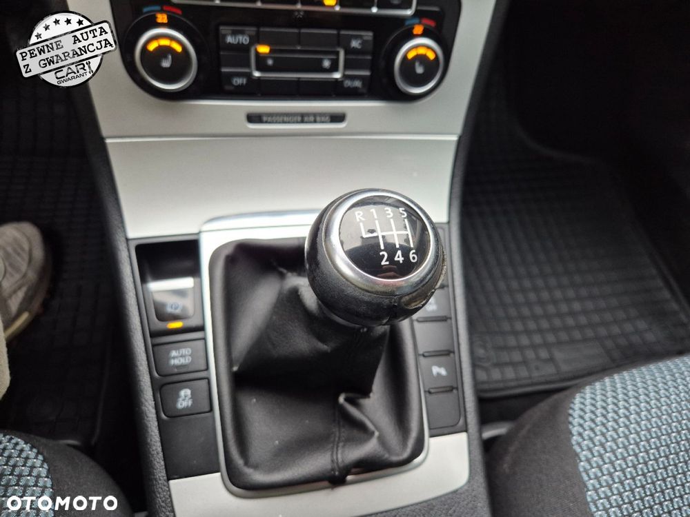 Volkswagen Passat - 21