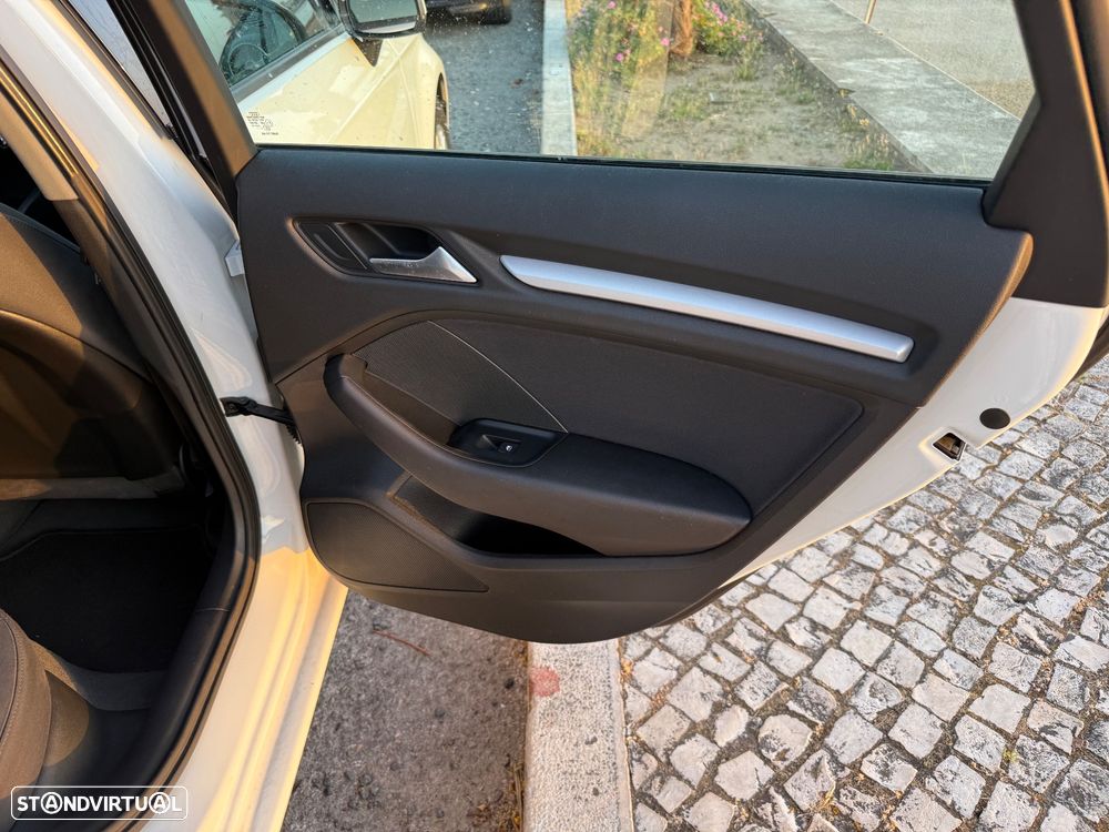 Audi A3 Sportback 1.6 TDI - 14