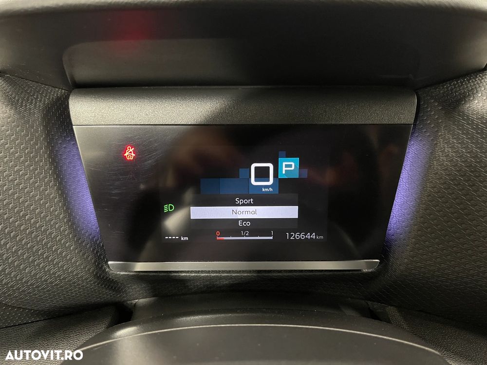 Citroën C4 BlueHDi 130 Stop&Start EAT8 FEEL PACK - 30