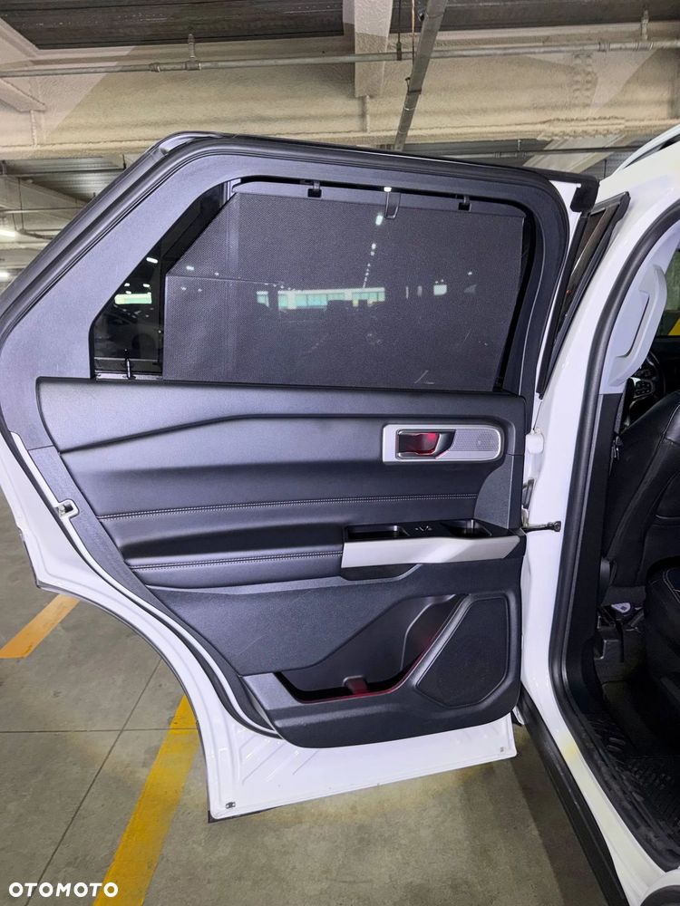 Ford Explorer - 17