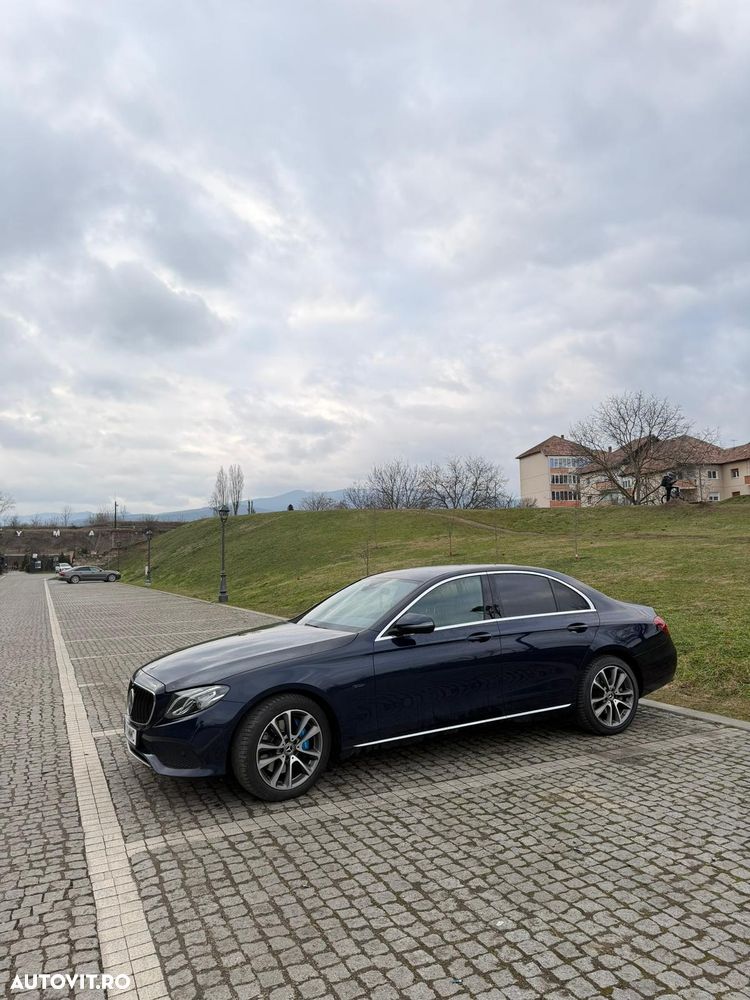 Mercedes-Benz E - 11