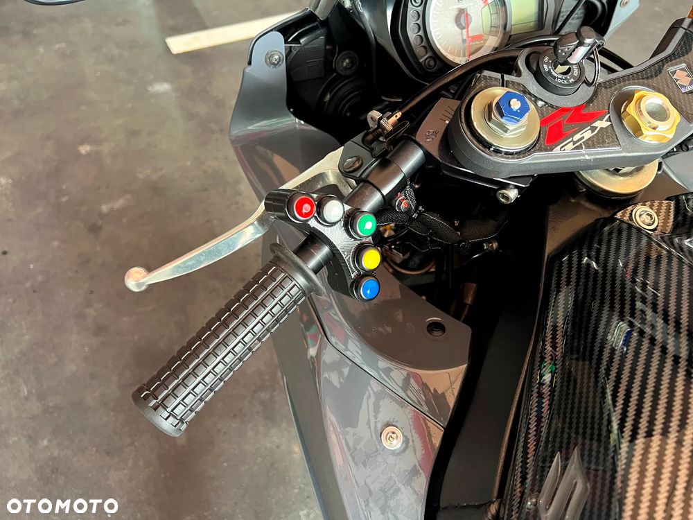 Suzuki GSX-R - 30
