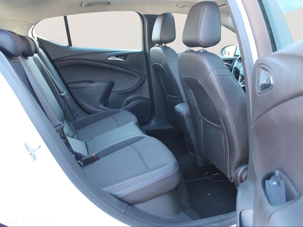 Opel Astra 1.6 BiTurbo D (CDTI) Start/Stop Business - 7