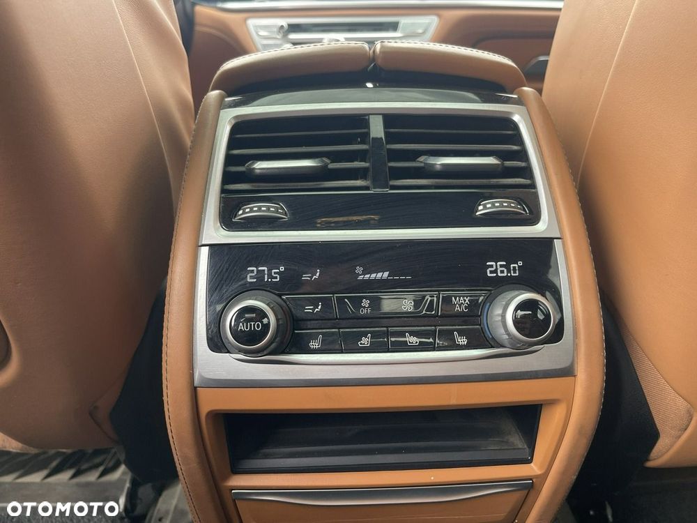 BMW Seria 7 750Ld xDrive sport - 14