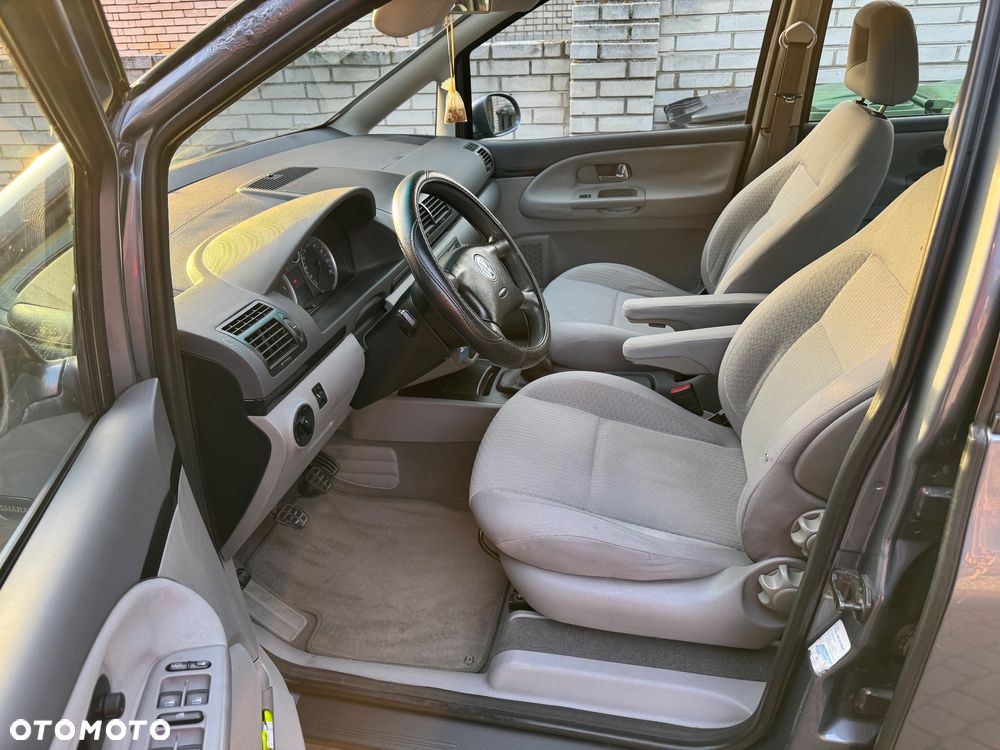 Volkswagen Sharan 2.0 TDI Comfortline - 14