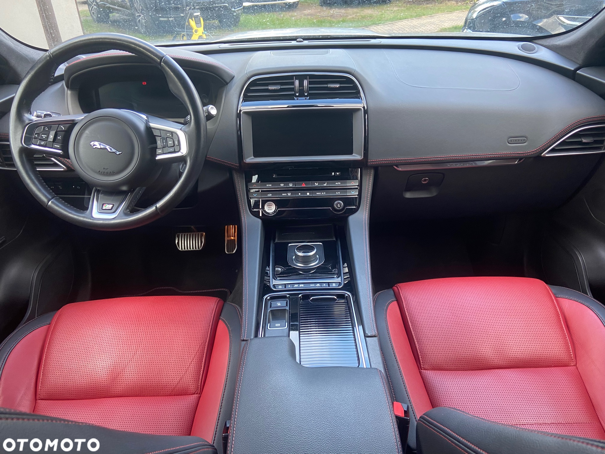 Jaguar F-Pace 25d AWD R-Sport - 15