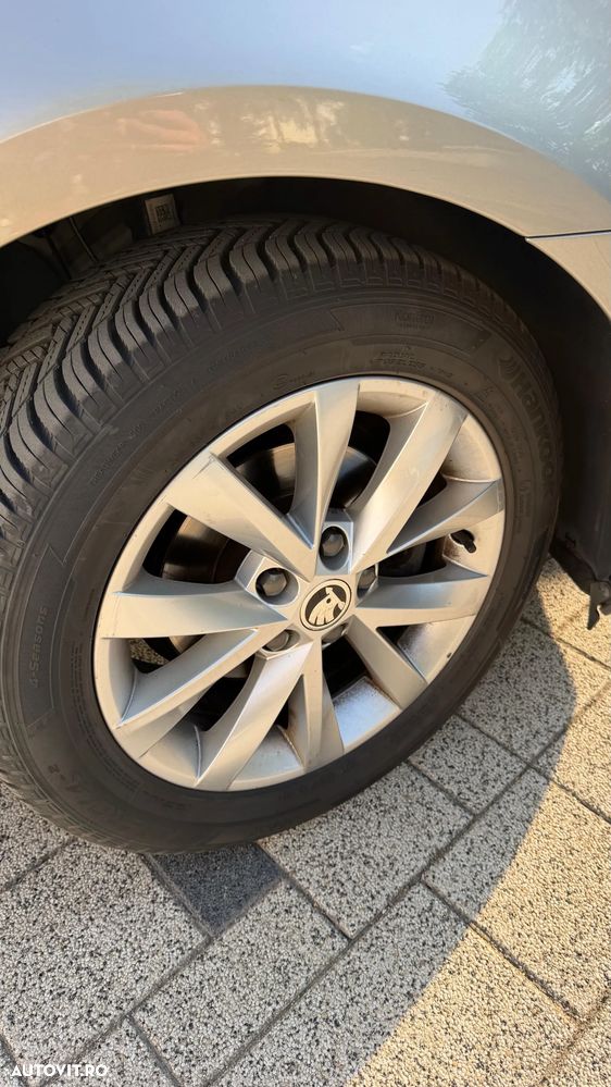 Skoda Octavia 1.6 TDI DSG Ambition - 6