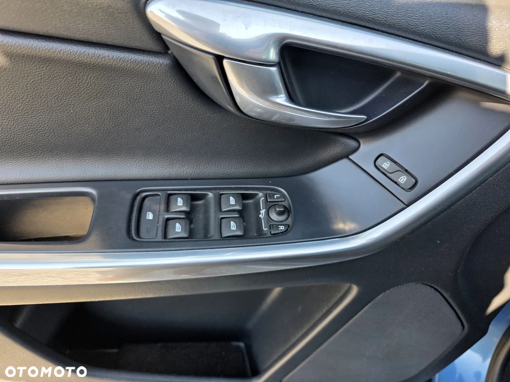 Volvo XC 60 D4 Geartronic Momentum - 20