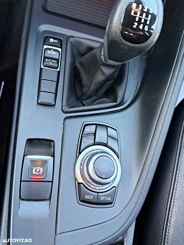BMW X1 sDrive18d xLine - 31