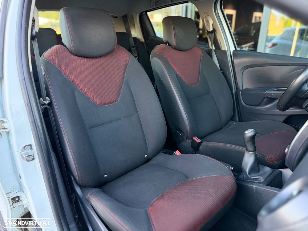 Renault Clio 1.5 dCi 75 Expression - 11