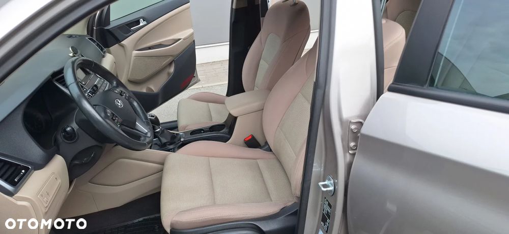 Hyundai Tucson 1.6 GDI BlueDrive Comfort 2WD - 26