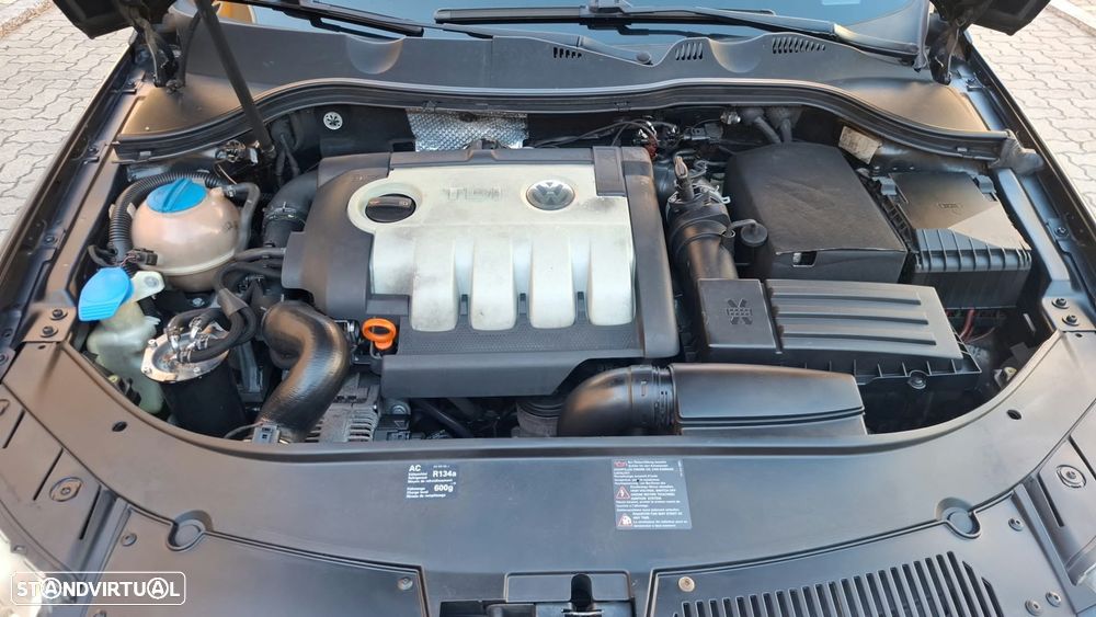 VW Passat 2.0 TDI Confortline - 22