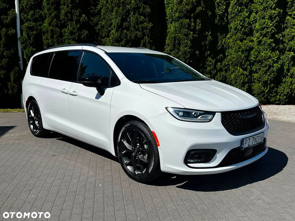 Chrysler Pacifica - 1