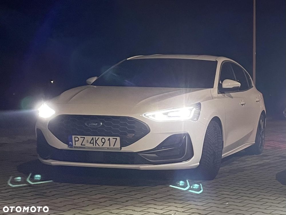 Ford Focus 2.3 EcoBoost ST X - 23