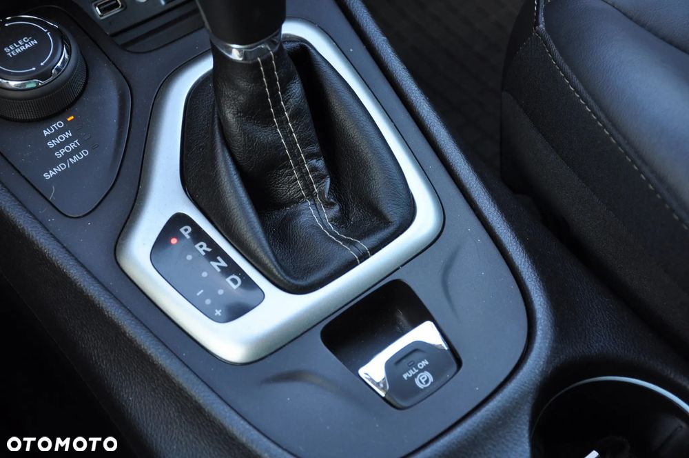 Jeep Cherokee 3.2 V6 Active Drive I Overland - 37