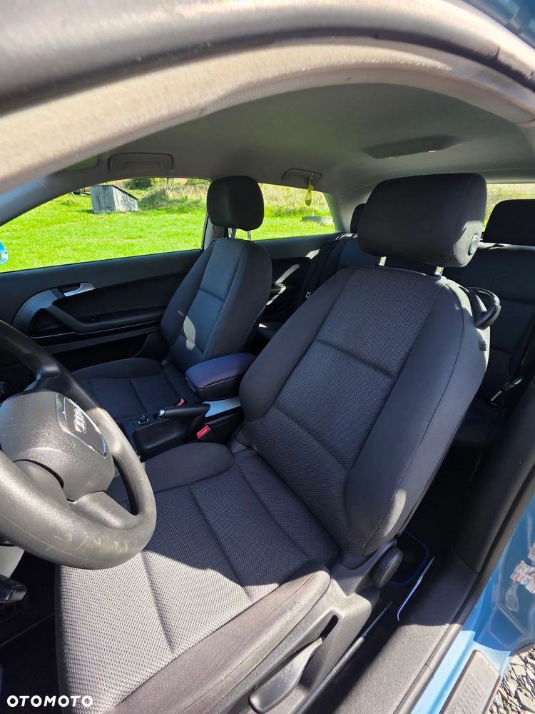 Audi A3 3-drzwiowe 1.6 S tronic Attraction - 17