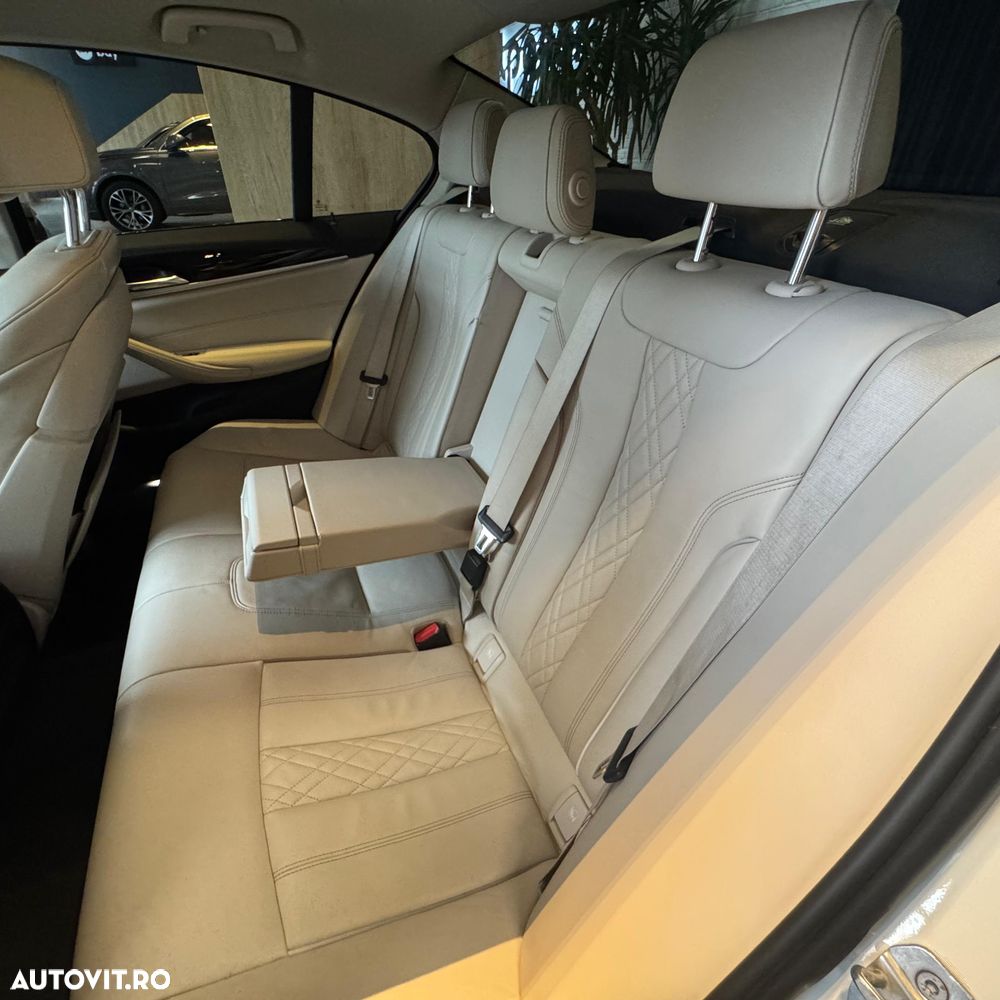 BMW Seria 5 530d xDrive AT - 8