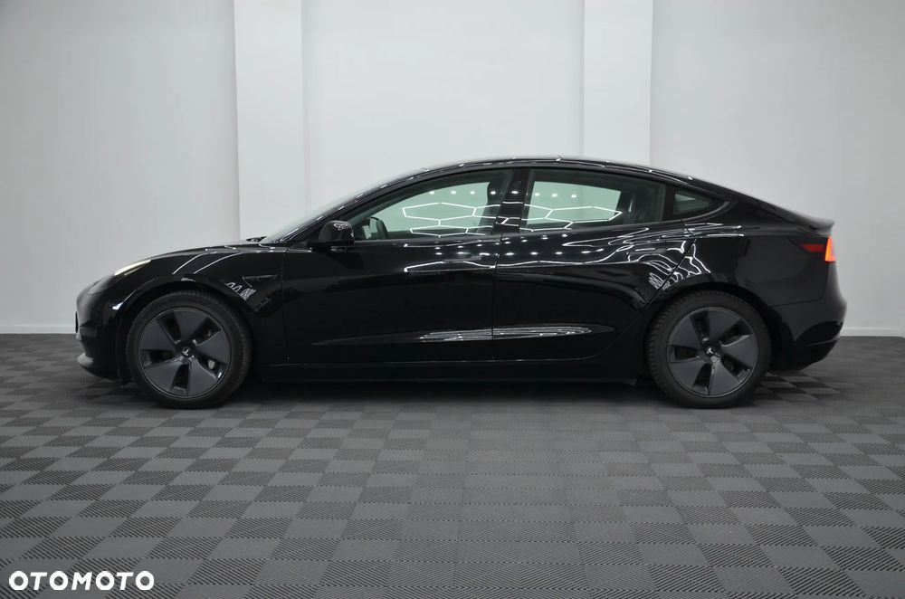 Tesla Model 3 - 5