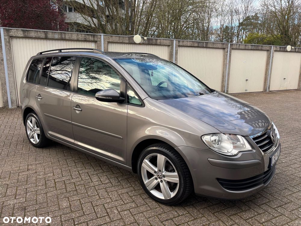 Volkswagen Touran 2.0 TDI Highline - 2