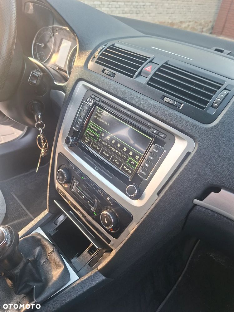 Skoda Octavia 2.0 TDI CR DPF RS - 14