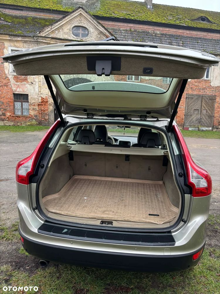 Volvo XC 60 D5 AWD Summum - 7