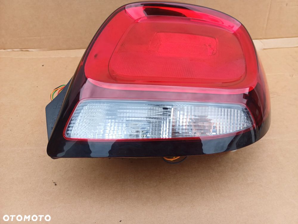Citroen C1 II lampa prawy tył 5 drzwi 14- - 11