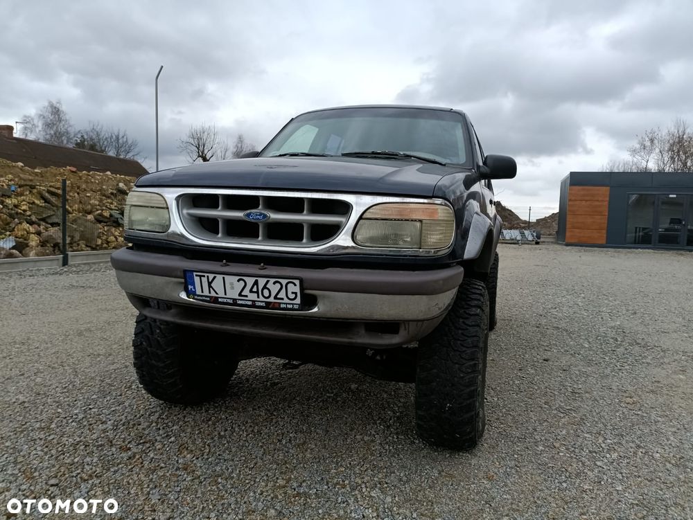 Ford Explorer - 4
