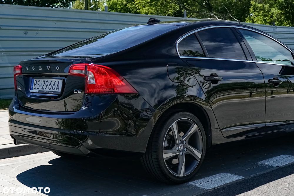 Volvo S60 D2 Drive-E Momentum - 16