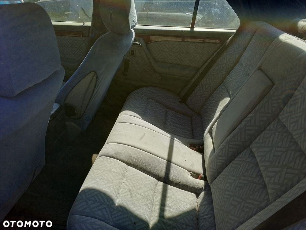 Mercedes – Benz Klasa C W202 (93-97.) 2.0 D 73KM. Silnik 601.913 (601 913) (601913) Skrzynia 717.416 (717 416) (717416) lakier 744.Cały na części. GWARANCJA !!! Przód Tył Zestaw Komplet Drzwi Klapa Zderzak Błotnik Maska Grill Atrapa Szyba Pas Lampa Lusterko Boczki Fotel Kanapa Kokpit Deska Rozdzielcza Przełącznik Włącznik Sterownik Przewody Wiązka Instalacja Moduł Komputer Czujnik Listwa Pompa Alternator Wtryski Głowica Rozrusznik Kompresor Sprzęgło Dwumas Silnik Skrzynia ABS Klimatyzacji Paliwa Wspomagania Kolektor Turbina Przepustnica Zawór Chłodnica Koło Hak Belka Sanki Zawieszenie Mcpherson Półoś Amortyzator Wydech Tłumik Zacisk Most - 11